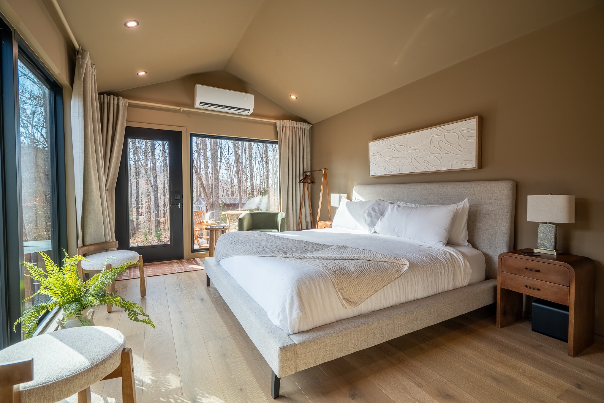 1545 Blue Springs Road Sparta, TN 38583 - Photo 52 of 99 a spacious bedroom with a bed and a large window