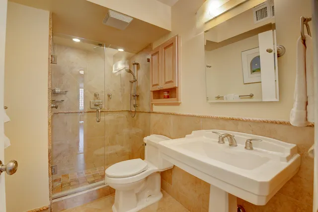 $9,000 | 4750 South Ocean Boulevard, Unit 702, Highland Beach, FL 33487