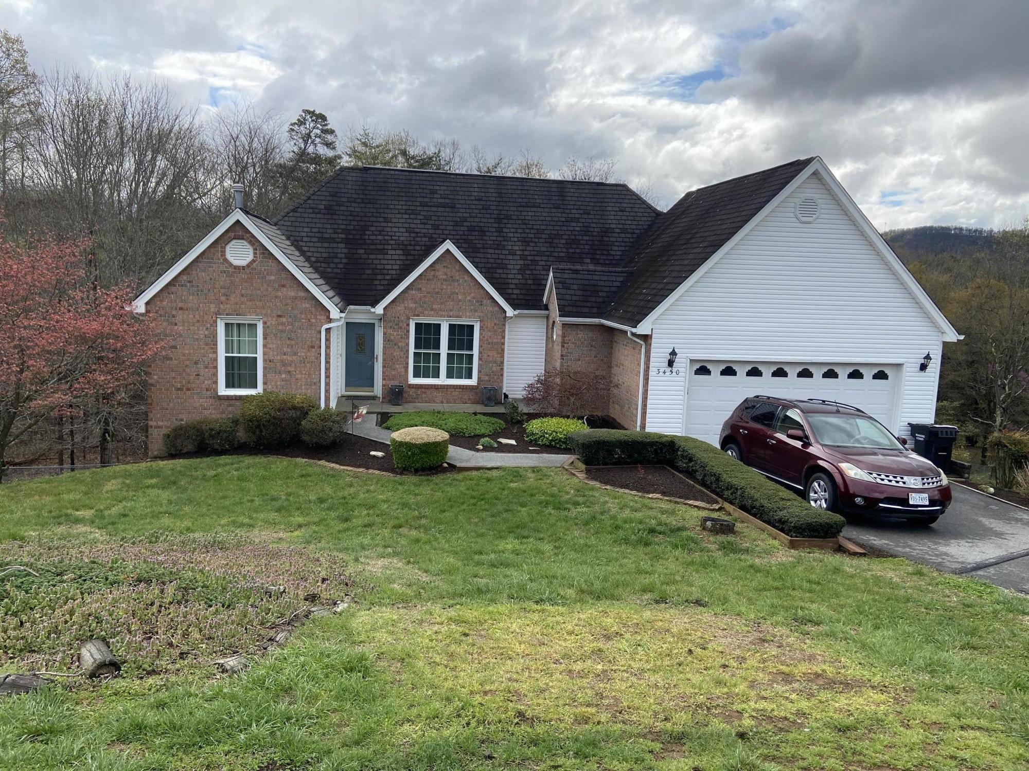3450 Sterling Road Roanoke, VA 24014 - Photo 1 of 44 IMG_1086