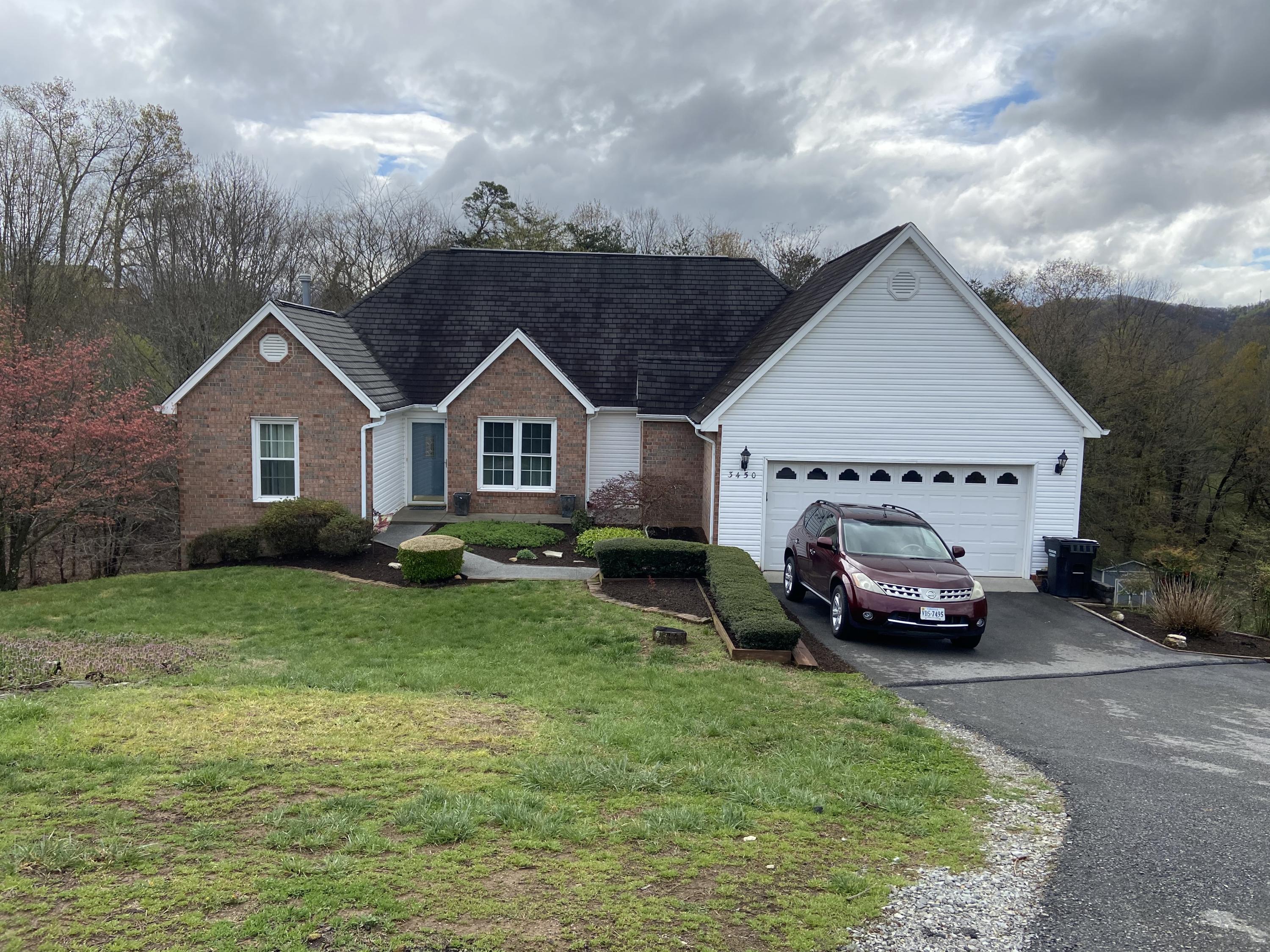 3450 Sterling Road Roanoke, VA 24014 - Photo 2 of 44 IMG_1085