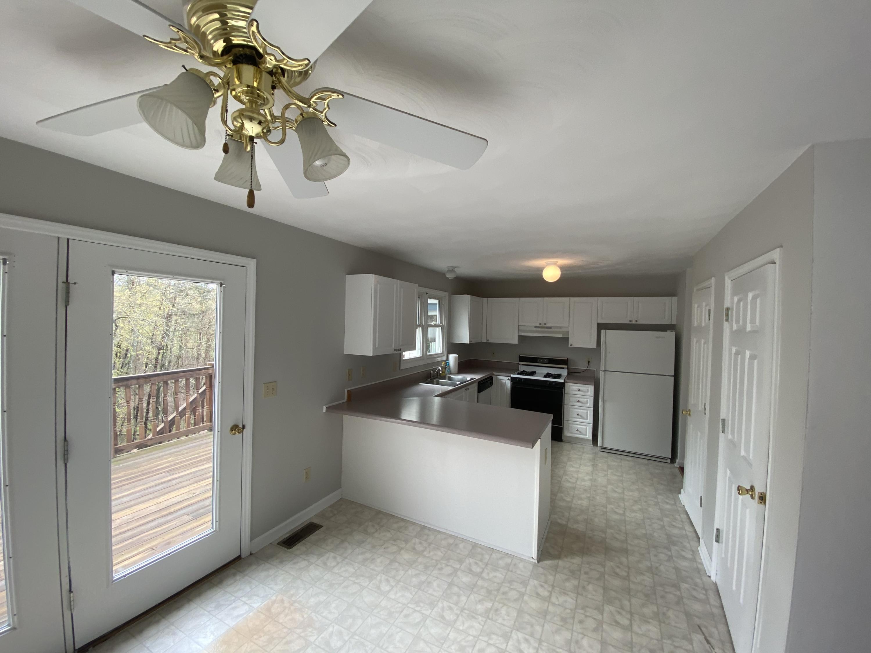 3450 Sterling Road Roanoke, VA 24014 - Photo 21 of 44 IMG_1099