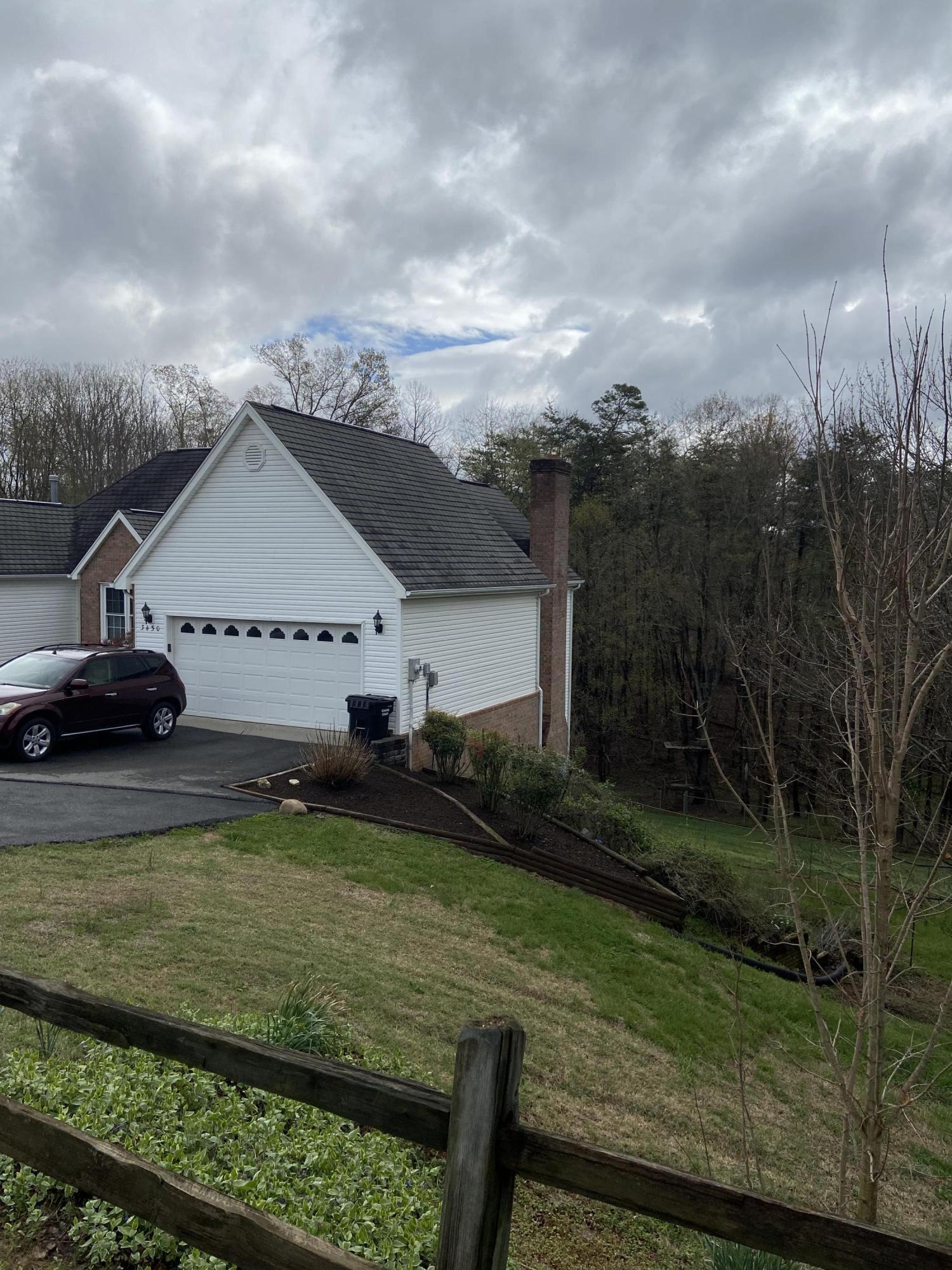 3450 Sterling Road Roanoke, VA 24014 - Photo 4 of 44 IMG_1076