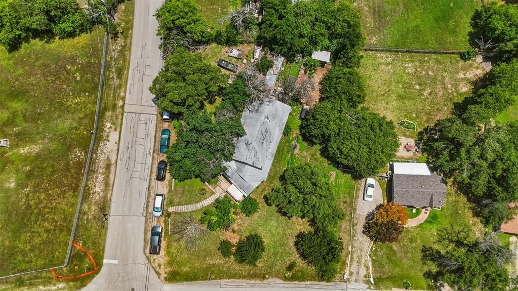 320 Beverly Road Azle, TX 76020 - Photo 5 of 31