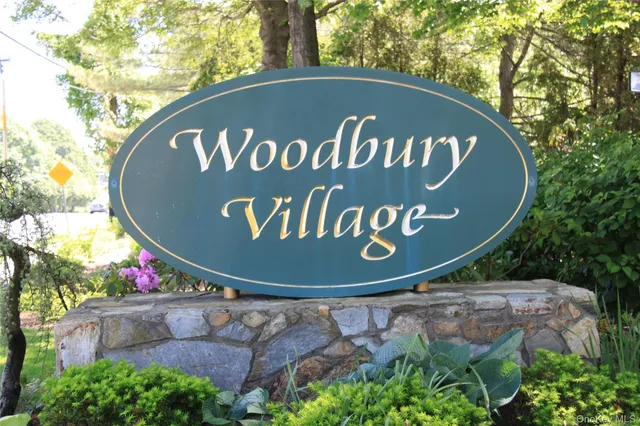 $659,000 | 10 Hampton Way, Woodbury, NY 11797