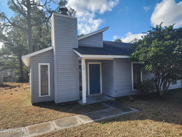 $1,050 | 158 Village Drive, Jacksonville, NC 28546