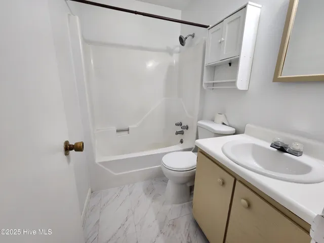 $1,050 | 158 Village Drive, Jacksonville, NC 28546