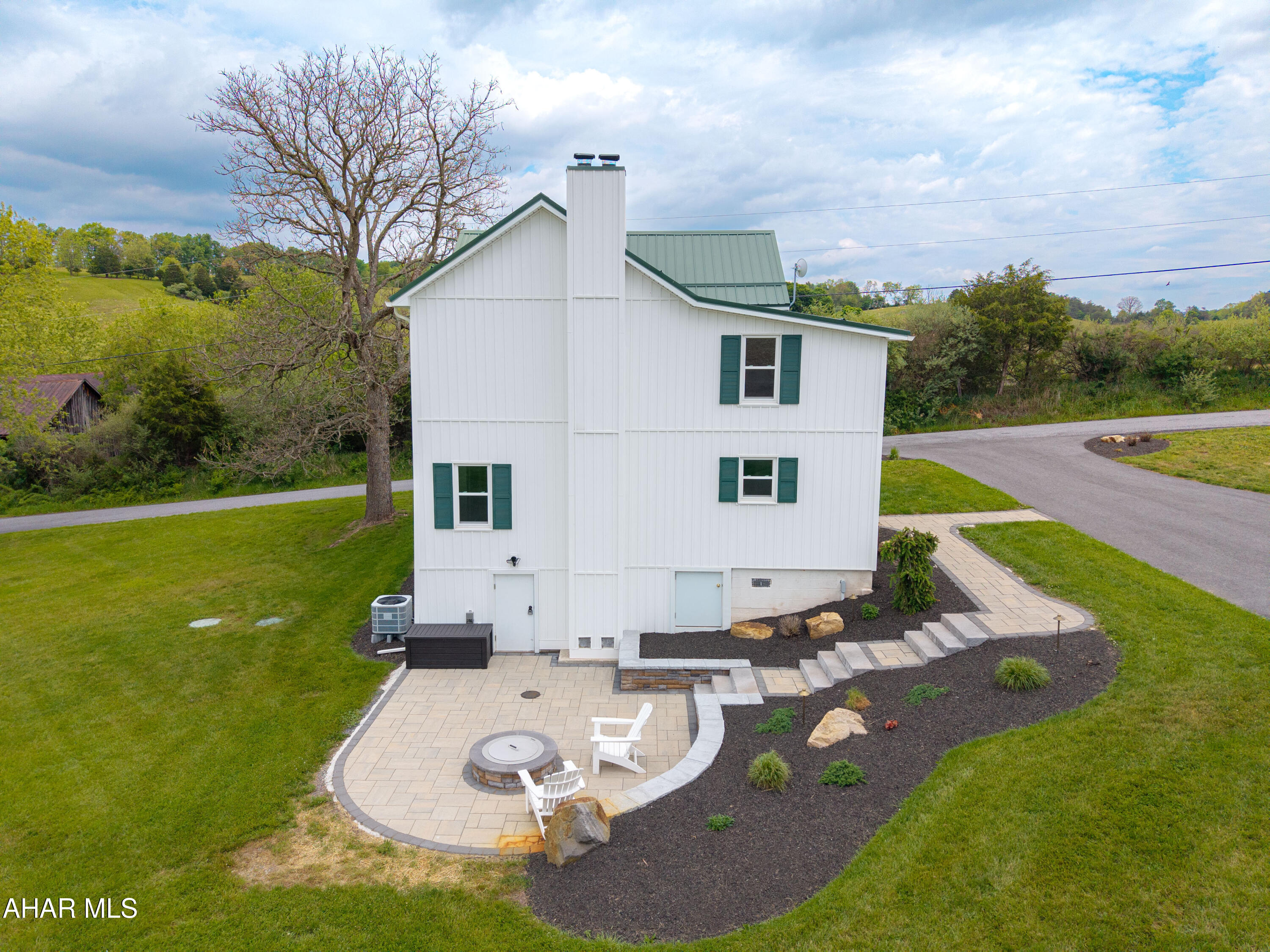 339 Big Run Road Breezewood, PA 15533 - Photo 6 of 58