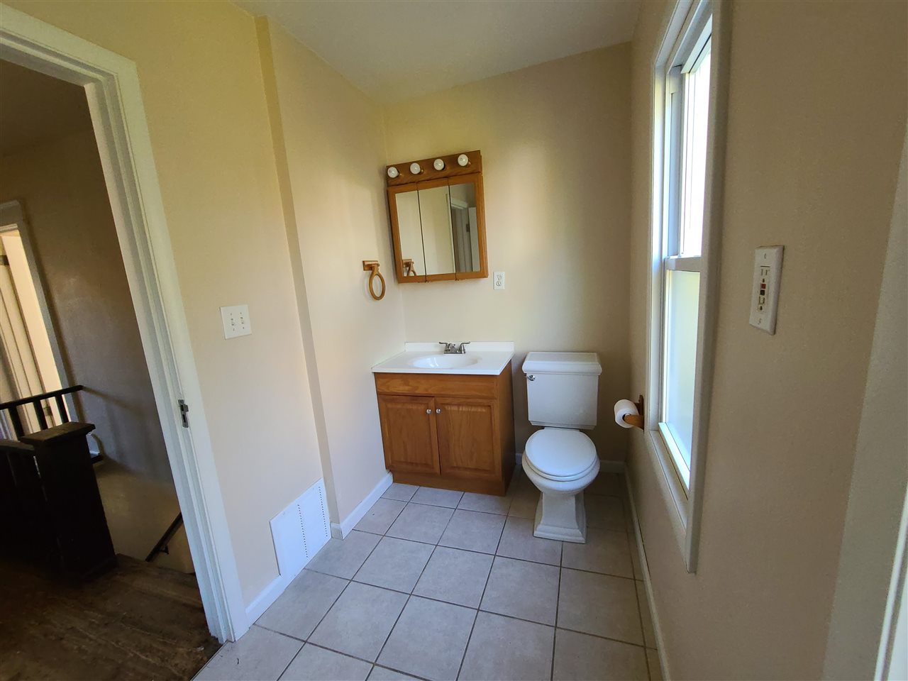 2602 Miller Road Flint, MI 48503 - Photo 45 of 58 Main Bath