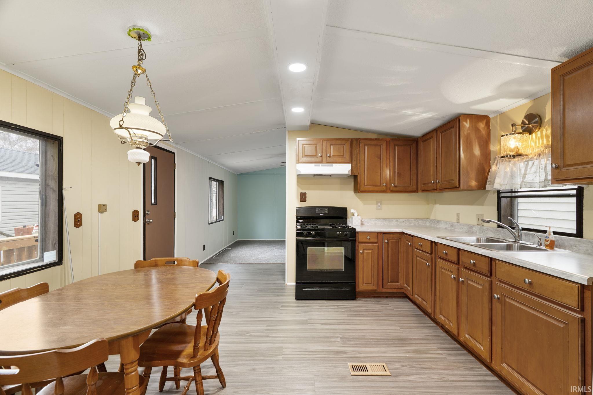 11137 North Quiet Water Road Monticello, IN 47960 - Photo 15 of 27