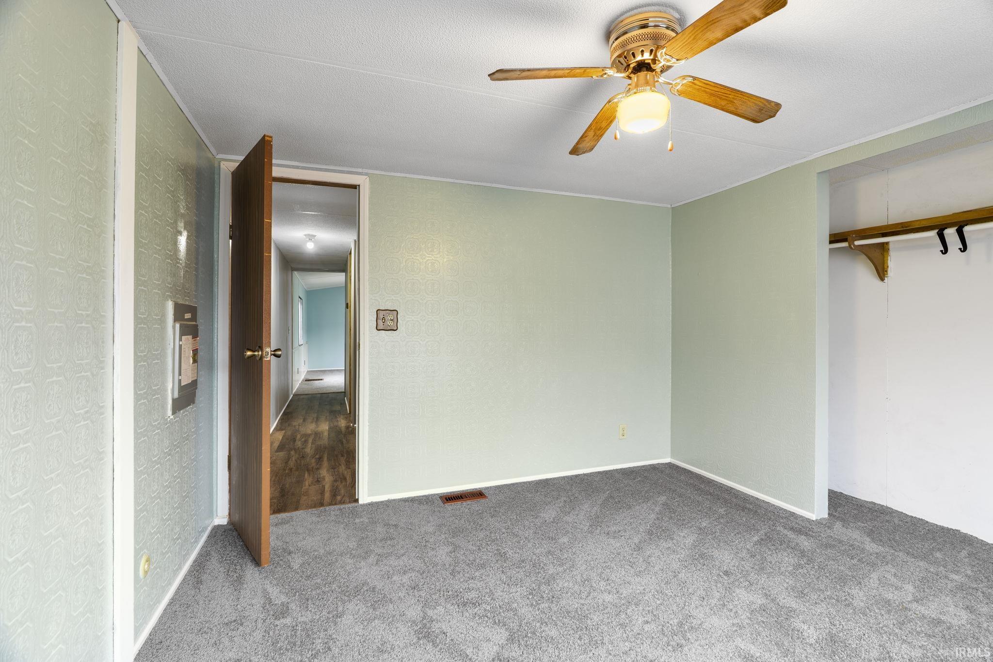 11137 North Quiet Water Road Monticello, IN 47960 - Photo 3 of 27