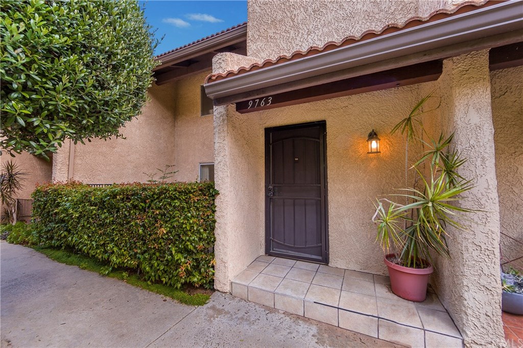 9763 Vía Roma Burbank, CA 91504 - Photo 1 of 1 Gallery Image 1