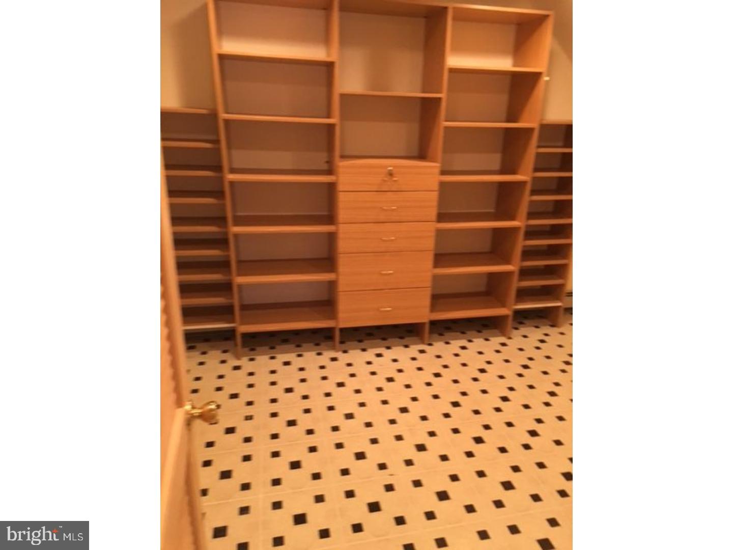 89 Hedge Road Levittown, PA 19056 - Photo 12 of 13 Gallery Image 12
