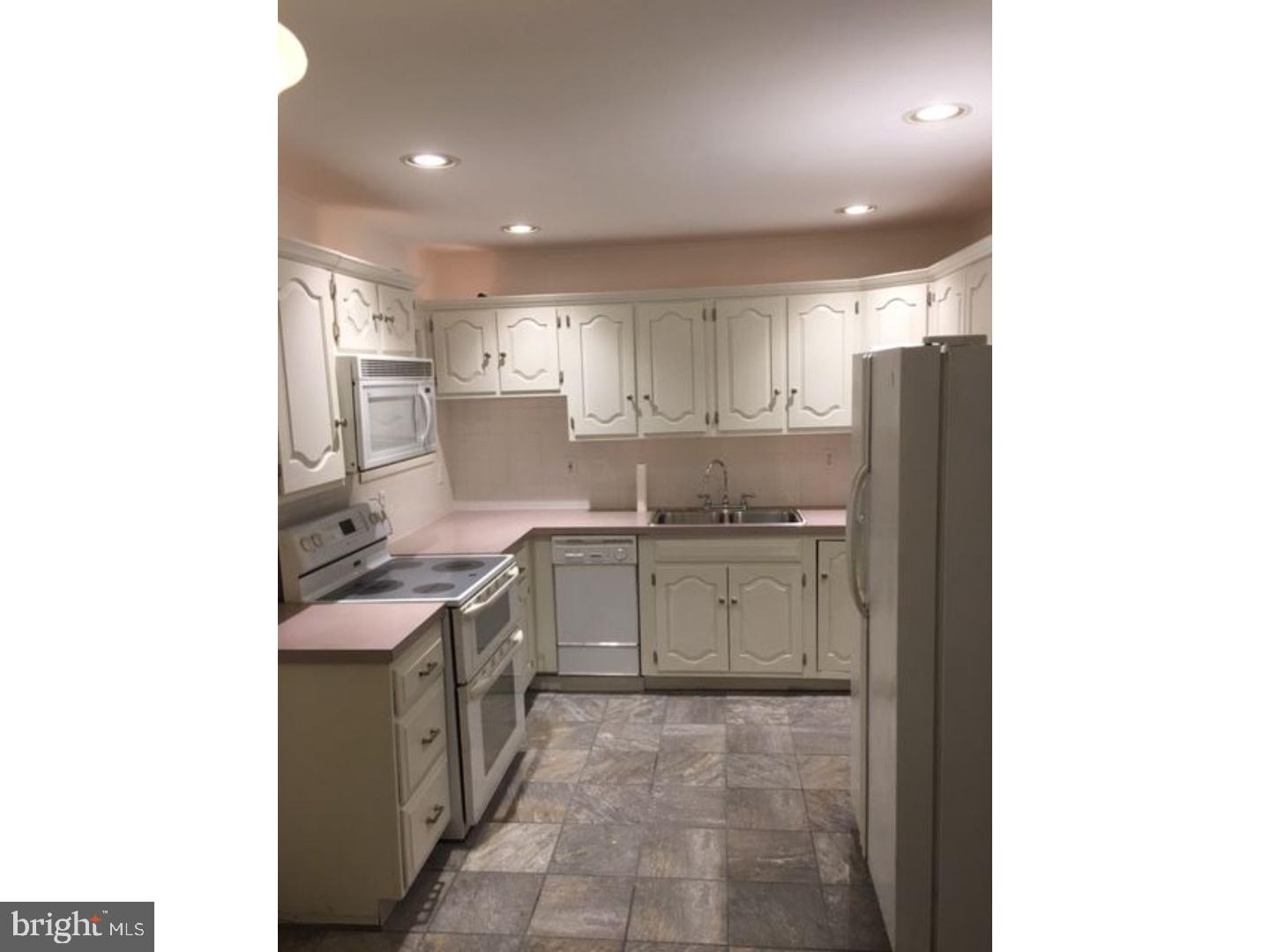 89 Hedge Road Levittown, PA 19056 - Photo 10 of 13 Gallery Image 10