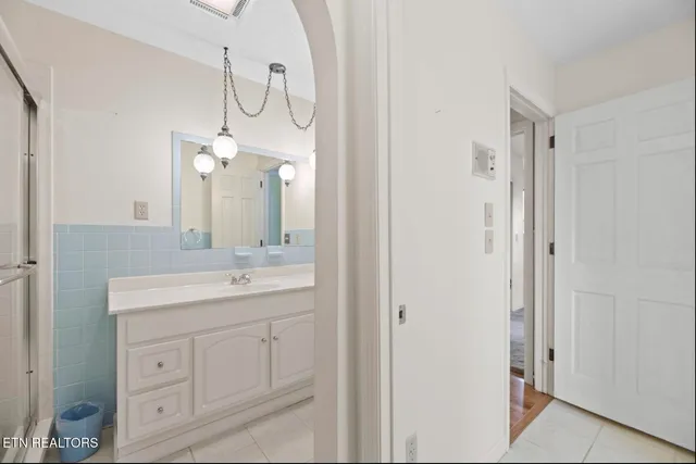 $629,900 | 571 Calhoun Drive, Greenback, TN 37742