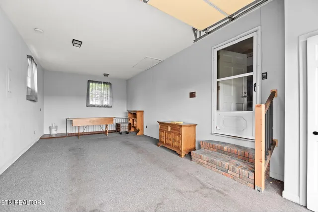 $629,900 | 571 Calhoun Drive, Greenback, TN 37742