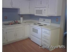 1948 Stonehenge Road Springfield, IL 62702 - Photo 2 of 7