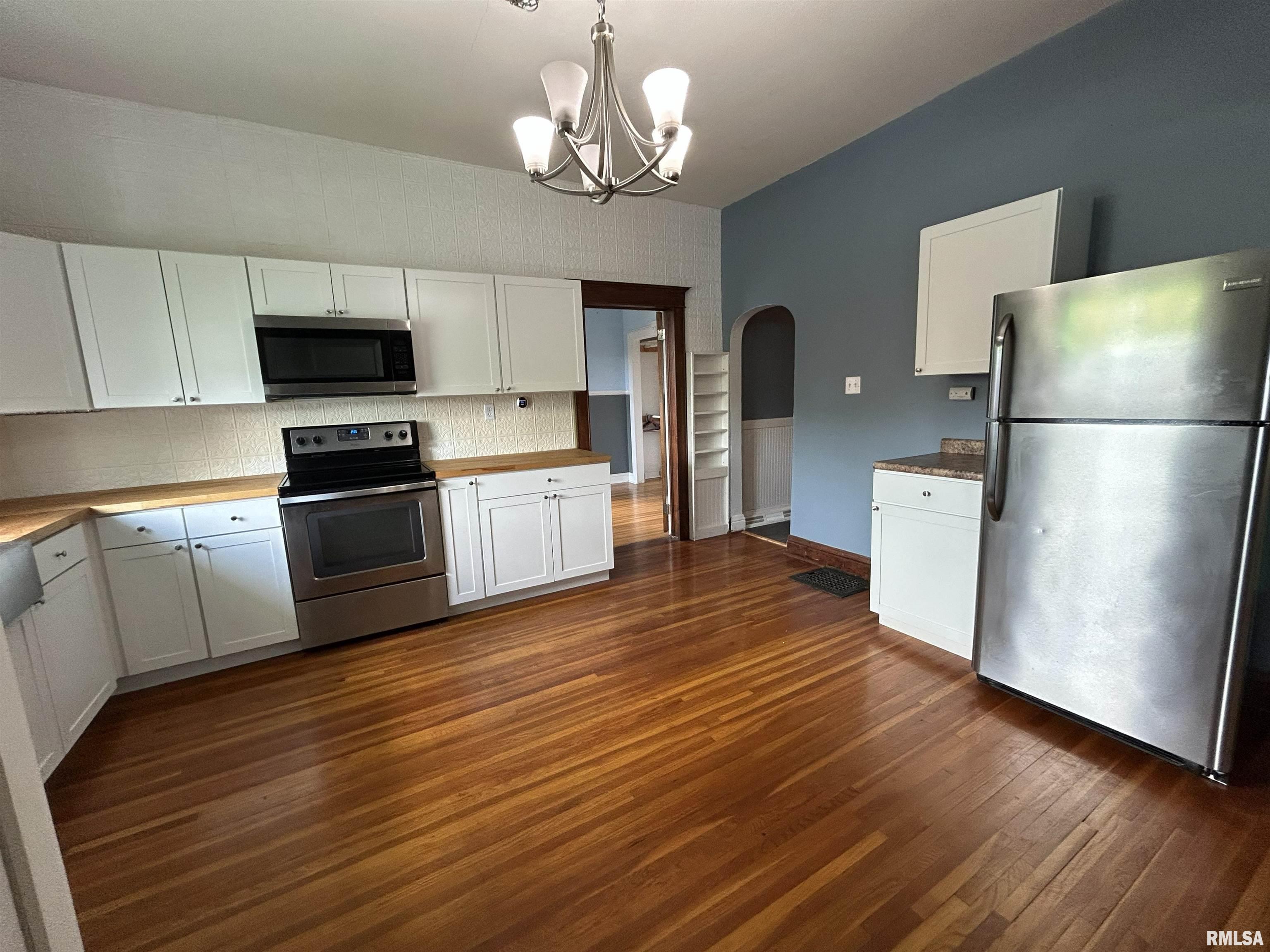 211 South Main Street Athens, IL 62613 - Photo 7 of 19 Gallery Image 7