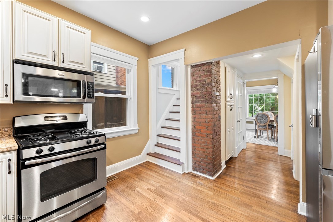 3024 East Overlook Road Cleveland, OH 44118 - Photo 15 of 48 Gallery Image 15