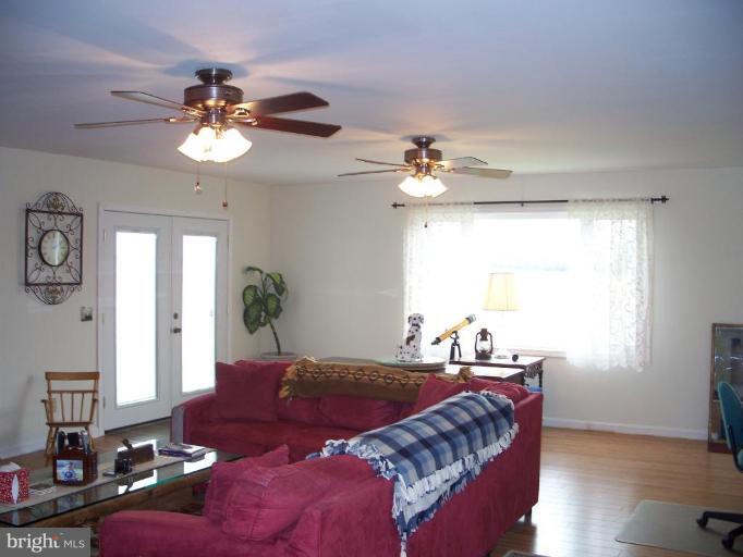7455 Dyer Road Denton, MD 21629 - Photo 10 of 19 Family Room