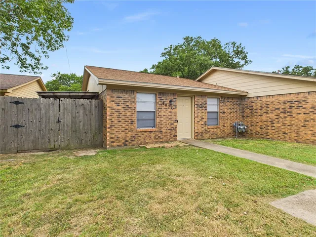 $975 | 807 Frio Circle, Bryan, TX 77801
