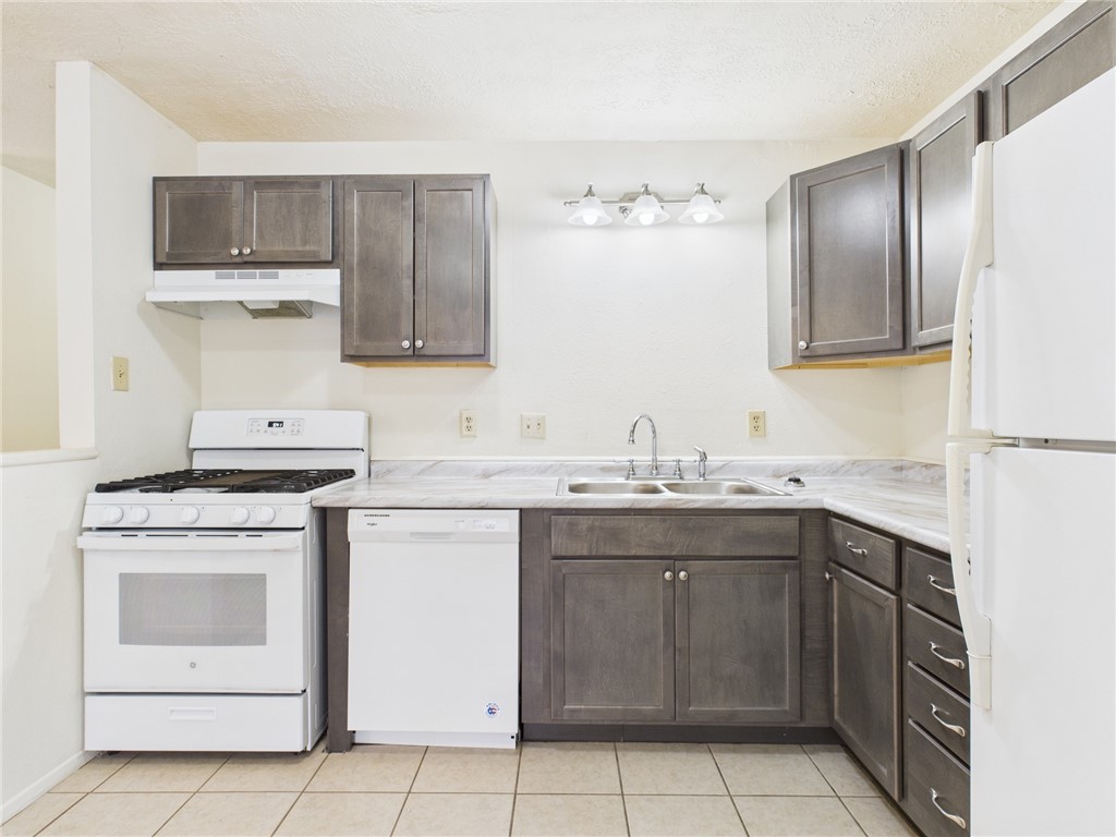 807 Frio Circle Bryan, TX 77801 - Photo 8 of 26