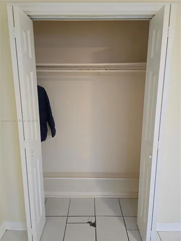 $1,400 | 1942 Monroe Street, Unit 4, Hollywood, FL 33020