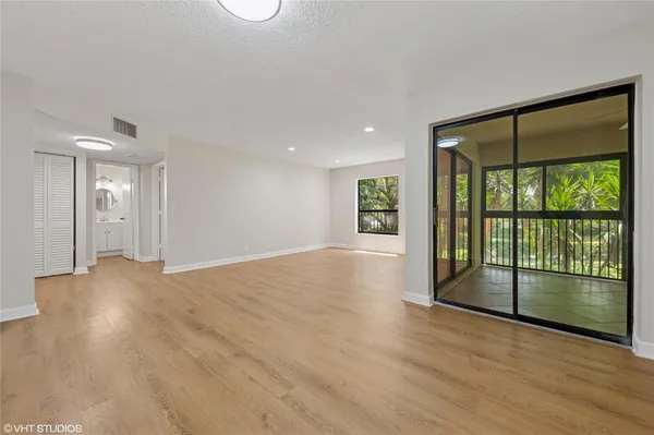 $2,100 | 3901 Cocoplum Circle, Unit 3521, Coconut Creek, FL 33063