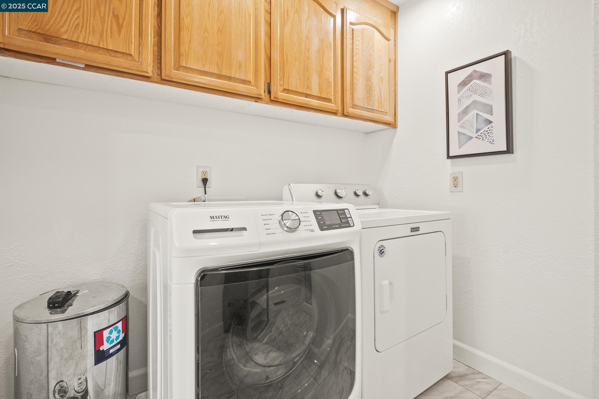 419 Clark Drive Vallejo, CA 94591 - Photo 19 of 39 a utility room with dryer and washer
