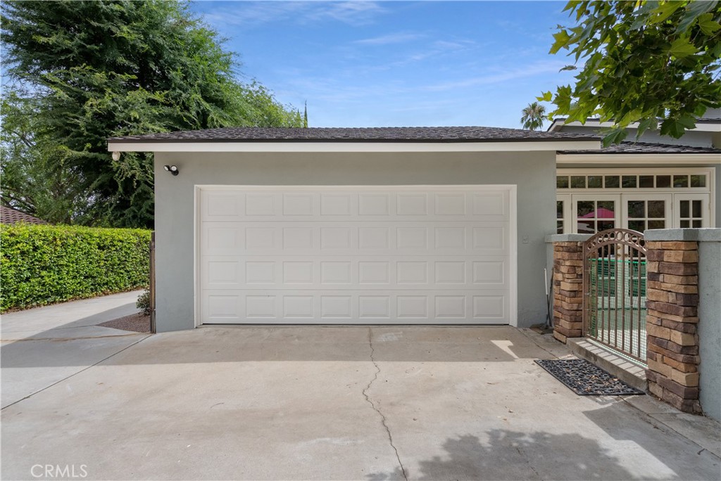 5407 Telefair Way Riverside, CA 92506 - Photo 32 of 35 front view of a house with a garage