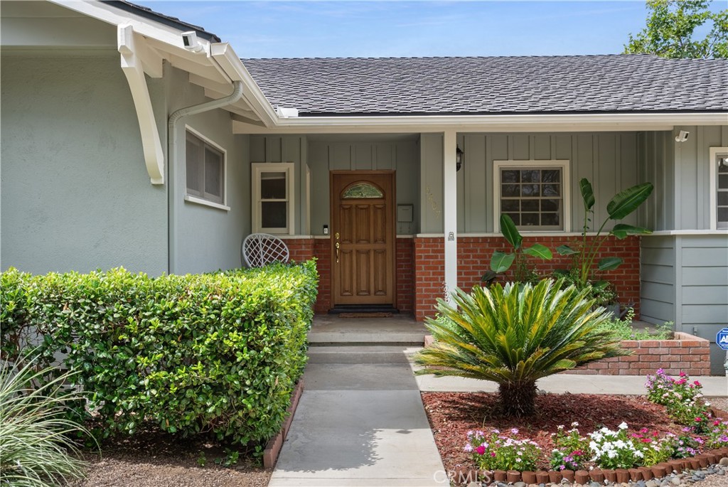 5407 Telefair Way Riverside, CA 92506 - Photo 33 of 35 a front view of a house with a garden