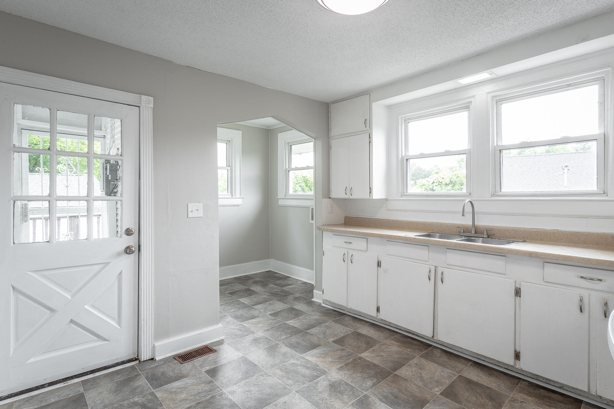 706 Gillespie Road Chattanooga, TN 37411 - Photo 13 of 39 706 Gillespie Road HD-10