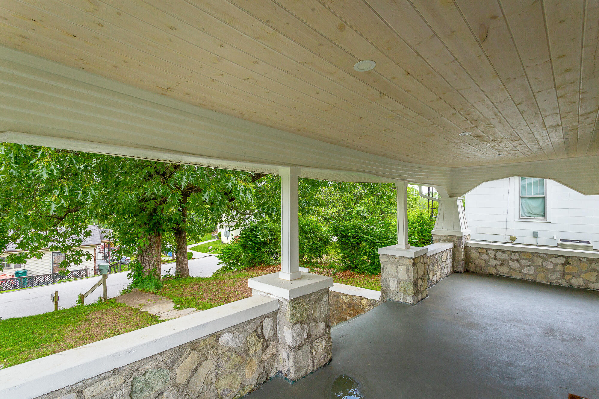 706 Gillespie Road Chattanooga, TN 37411 - Photo 2 of 39 706 Gillespie Road HD-38