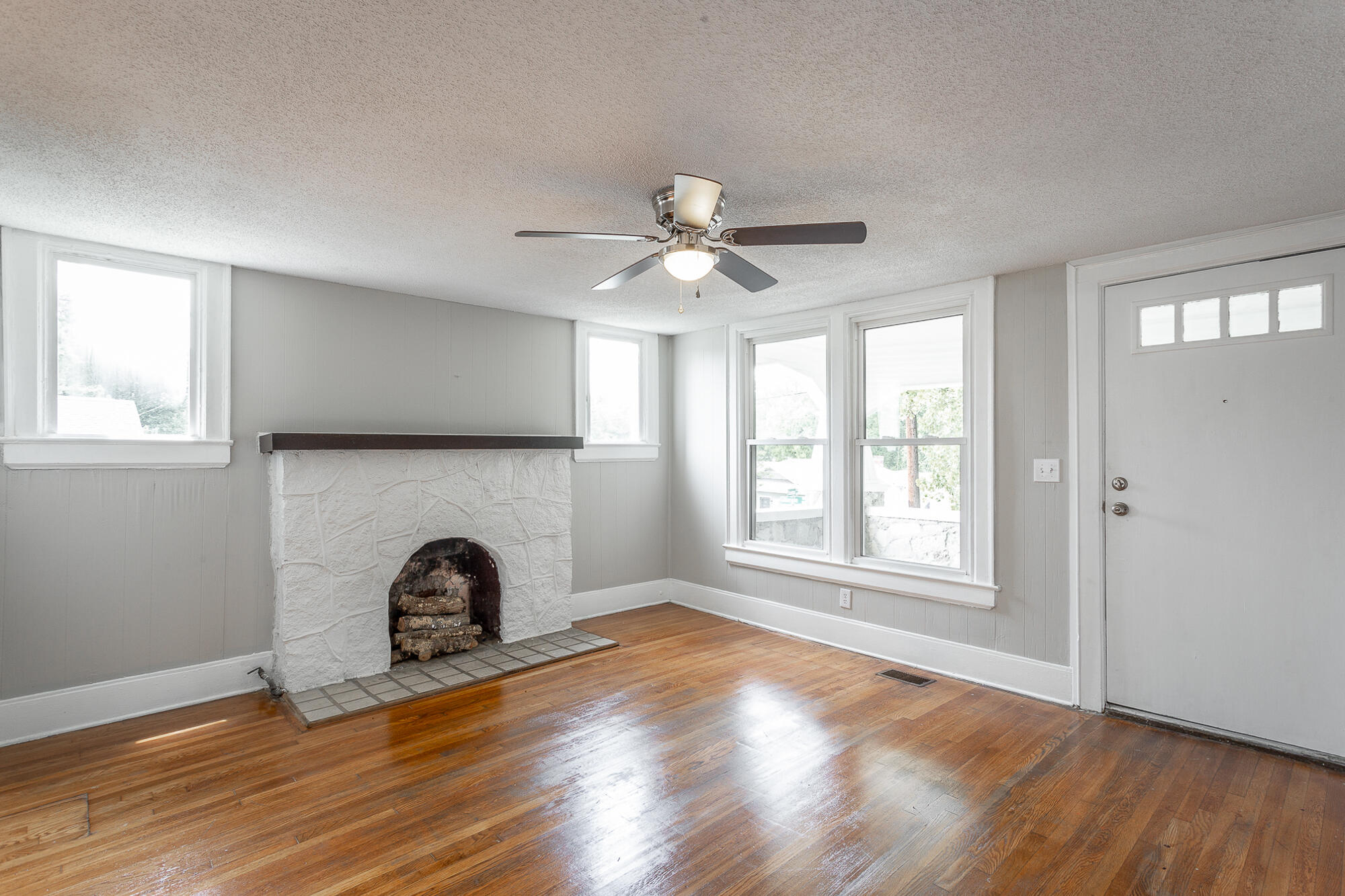 706 Gillespie Road Chattanooga, TN 37411 - Photo 5 of 39 706 Gillespie Road HD-2