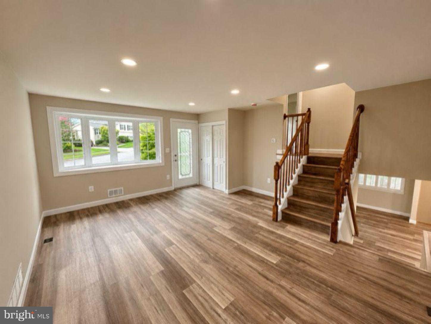 1 Alston Road Lutherville-Timonium, MD 21093 - Photo 10 of 37 Living room