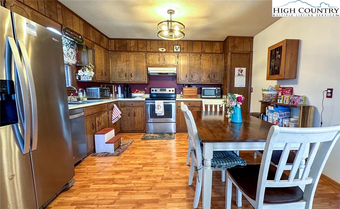 676 Laurel Knob Road Todd, NC 28684 - Photo 7 of 14 Gallery Image 7