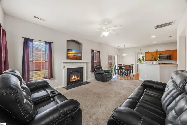 $345,000 | 714 Thistlewood Drive, Duncan, SC 29334