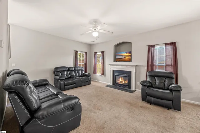 $345,000 | 714 Thistlewood Drive, Duncan, SC 29334