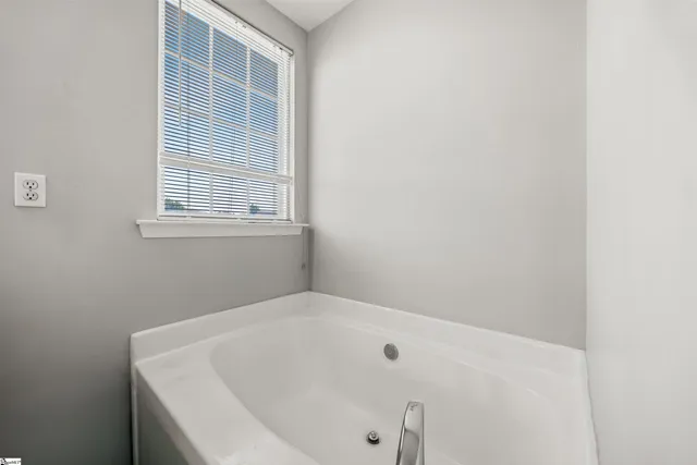 $345,000 | 714 Thistlewood Drive, Duncan, SC 29334