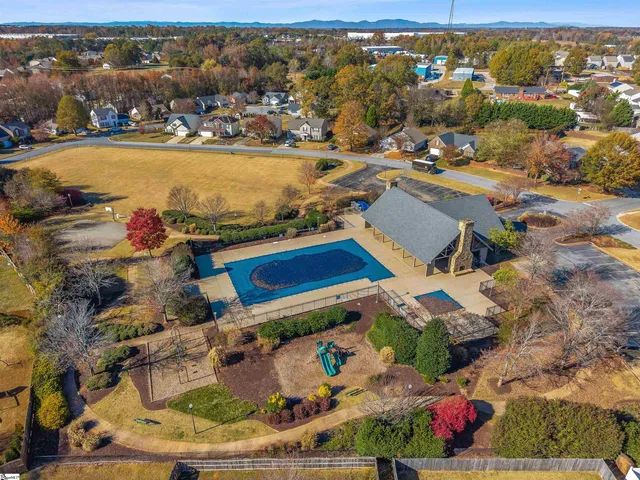 $345,000 | 714 Thistlewood Drive, Duncan, SC 29334