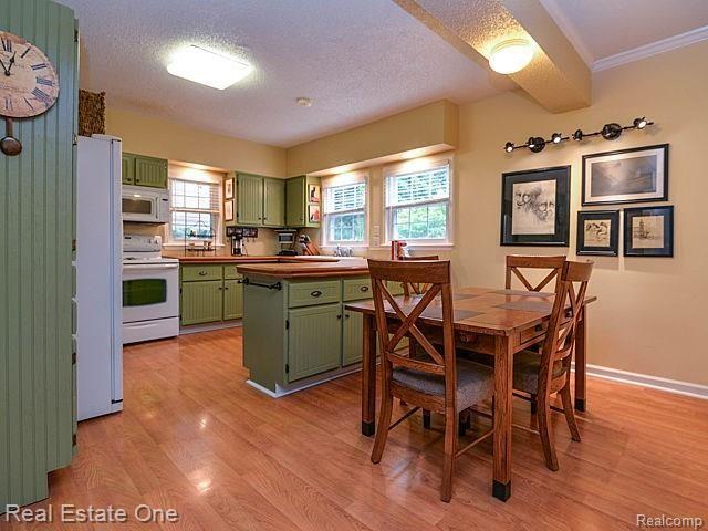 2070 West Wardlow Road Highland, MI 48357 - Photo 11 of 46 24_24.jpg
