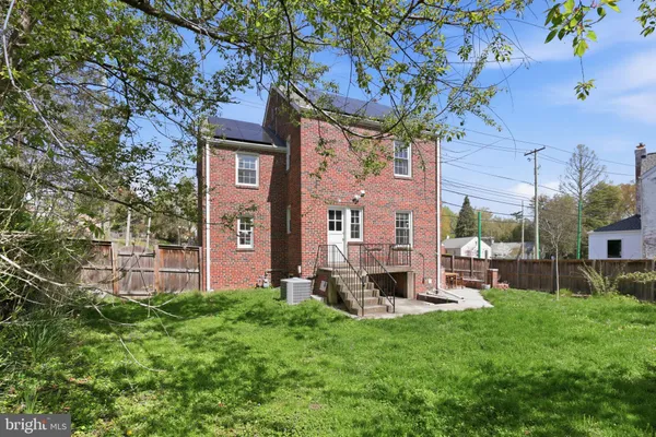 $3,500 | 618 Wayne Avenue, Silver Spring, MD 20910