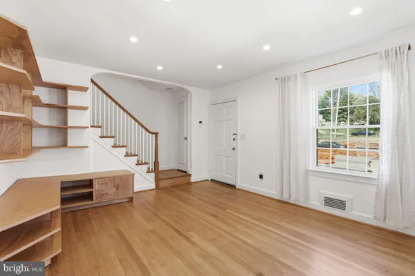 $3,500 | 618 Wayne Avenue, Silver Spring, MD 20910