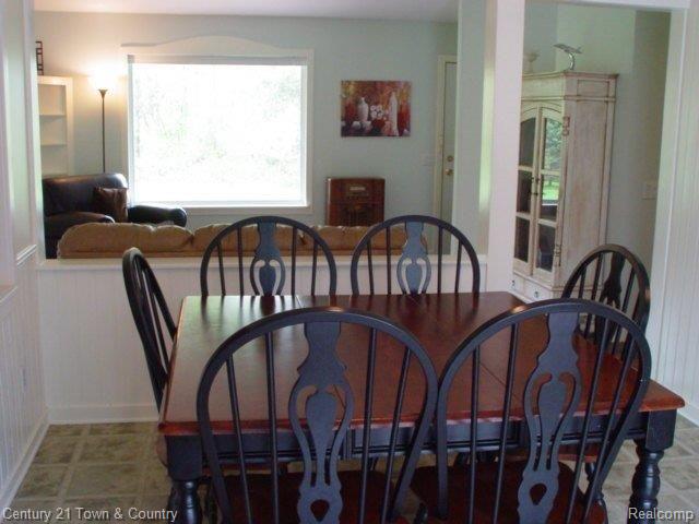 5120 Waldon Road Clarkston, MI 48348 - Photo 10 of 17 LARGE AREA FOR DINING