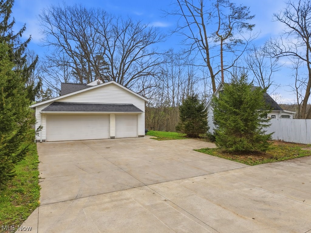7981 Kinsman Road Novelty, OH 44072 - Photo 28 of 41