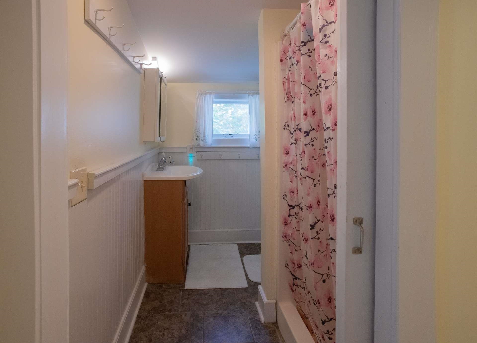 94 Court Street Exeter, NH 03833 - Photo 16 of 36