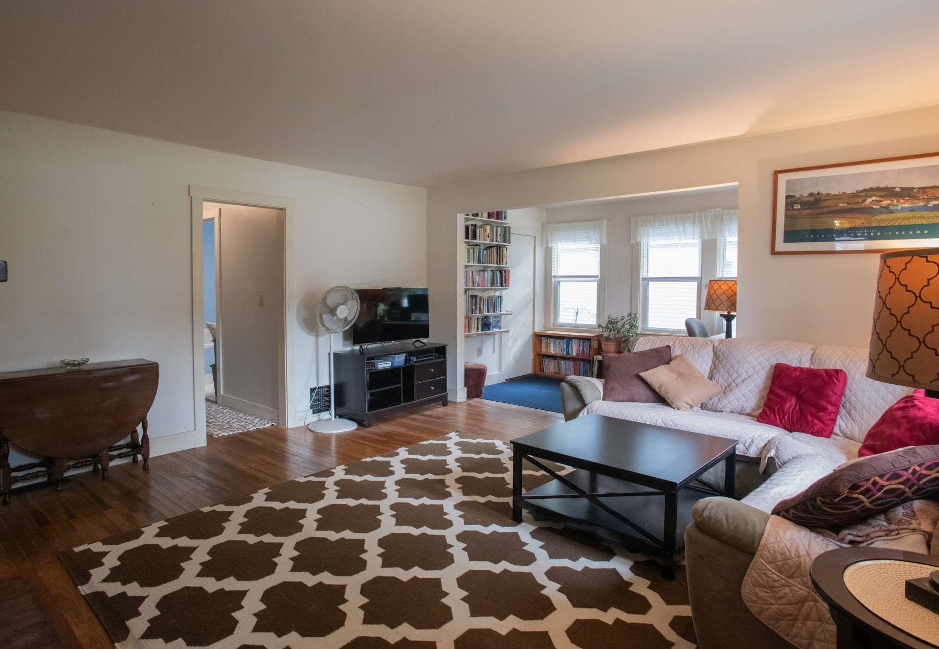 94 Court Street Exeter, NH 03833 - Photo 2 of 36