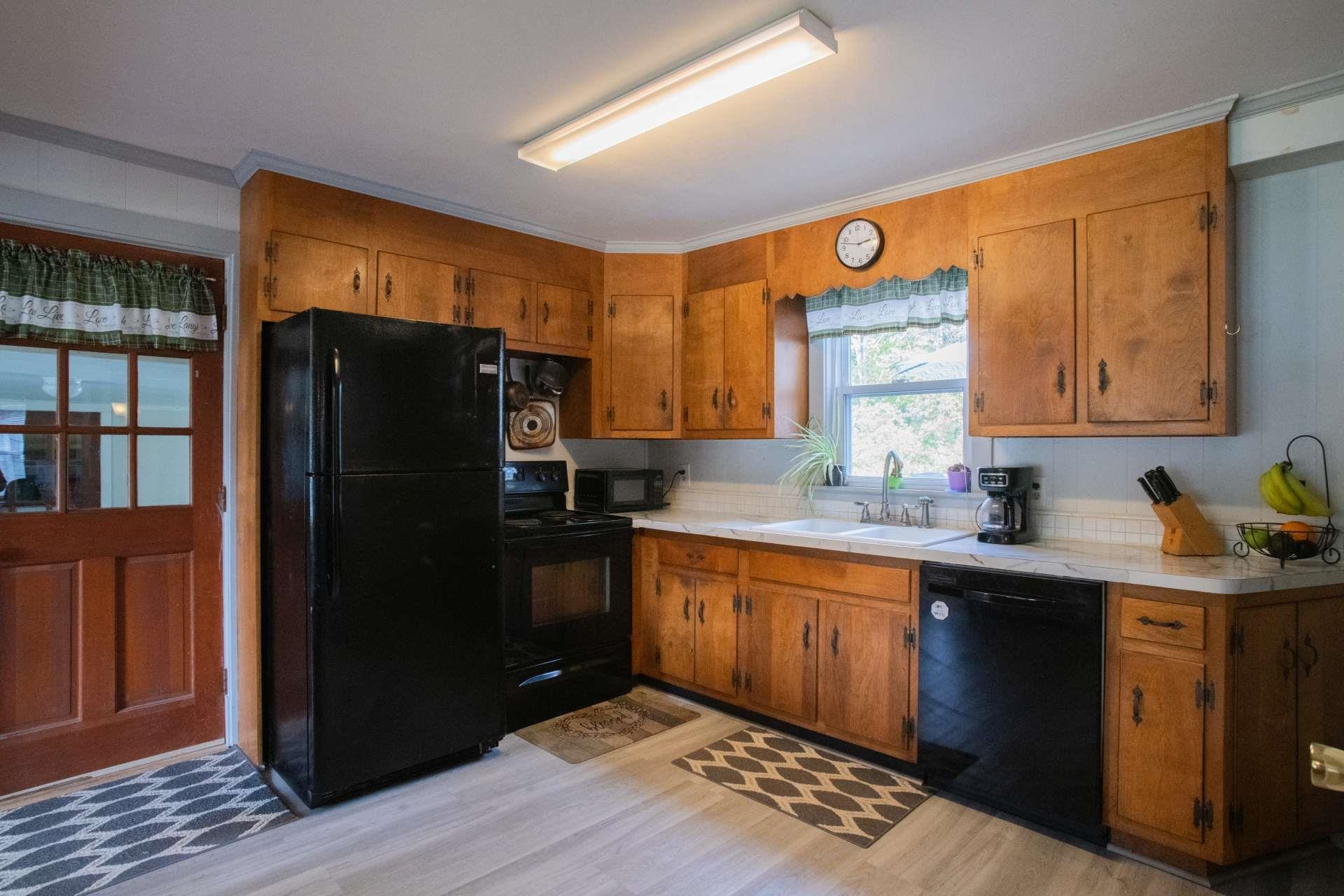 94 Court Street Exeter, NH 03833 - Photo 32 of 36