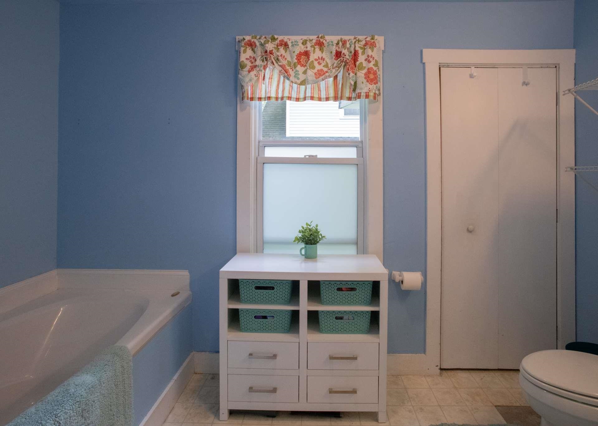 94 Court Street Exeter, NH 03833 - Photo 6 of 36