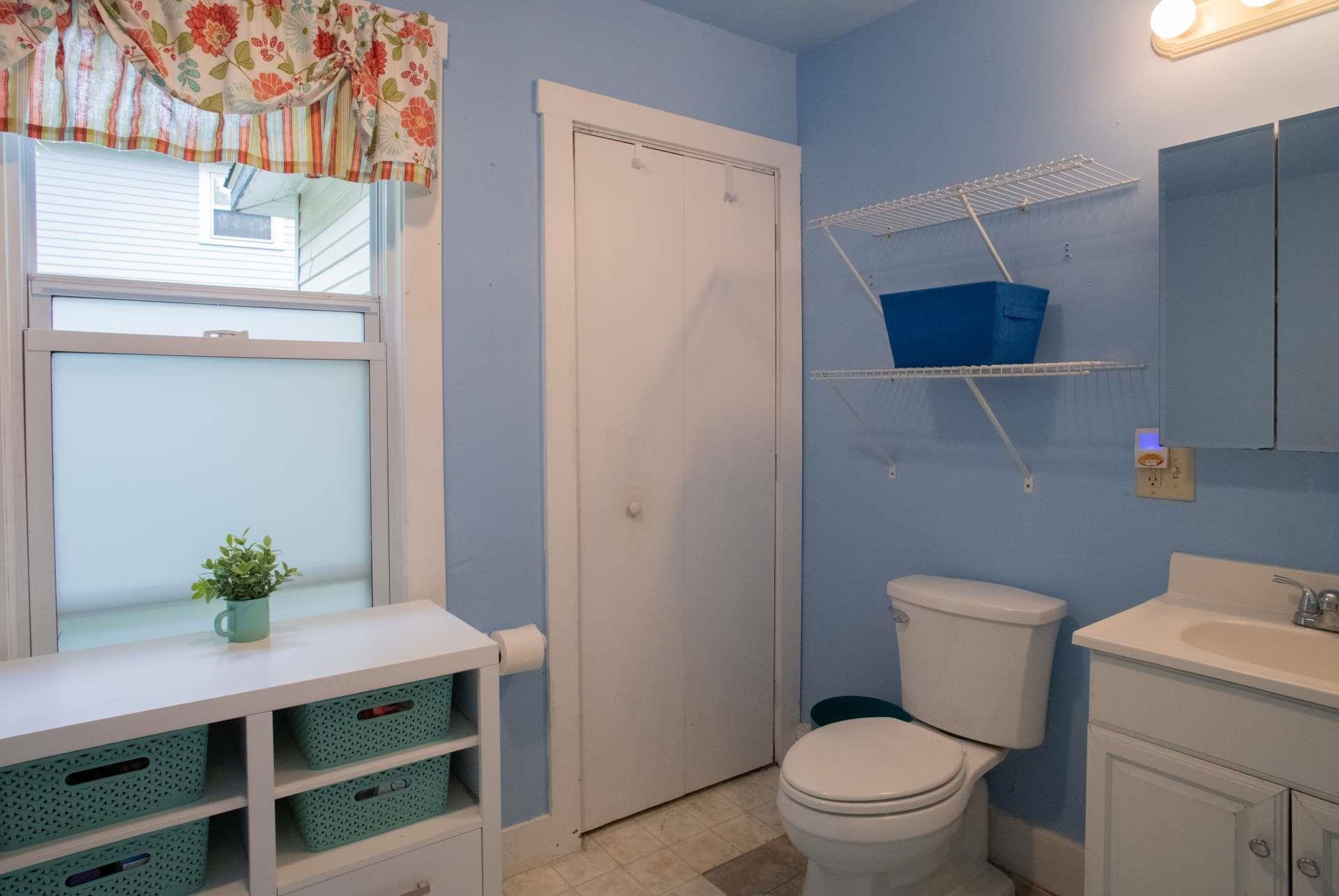 94 Court Street Exeter, NH 03833 - Photo 7 of 36