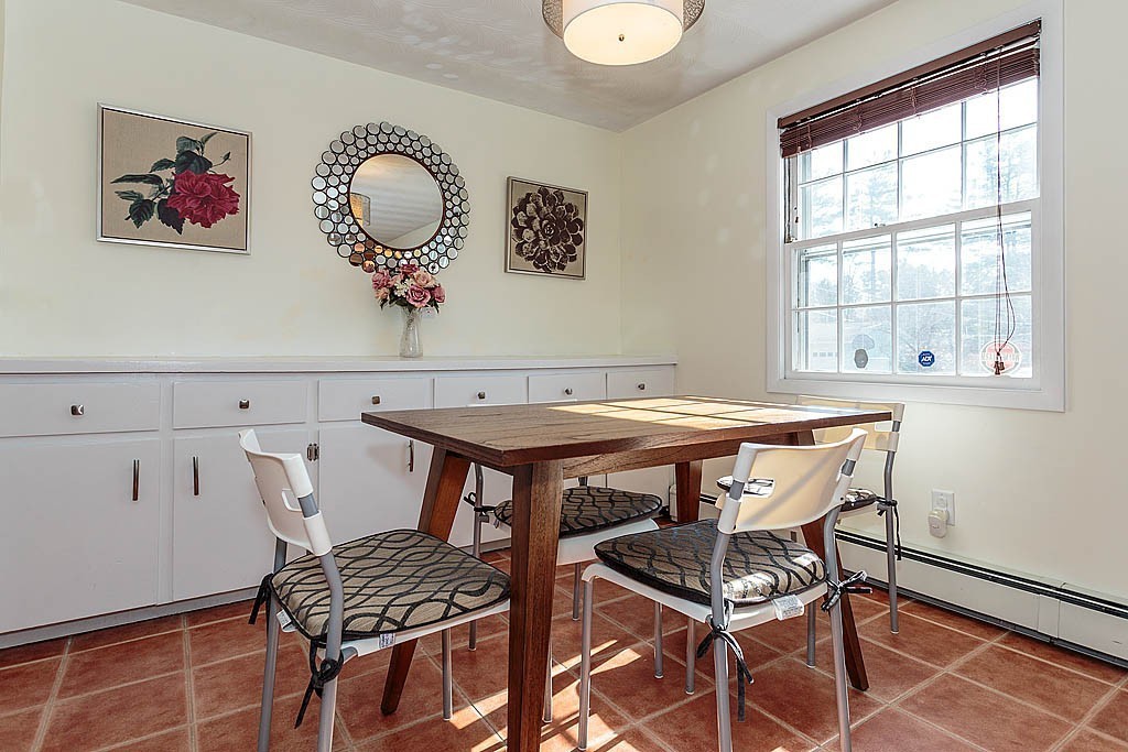 27 Muriel Road Chelmsford, MA 01824 - Photo 3 of 22 Gallery Image 3